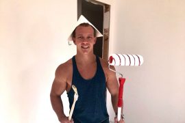Olympiasieger Fabian Hambüchen bei den Malerarbeiten seines Hauses